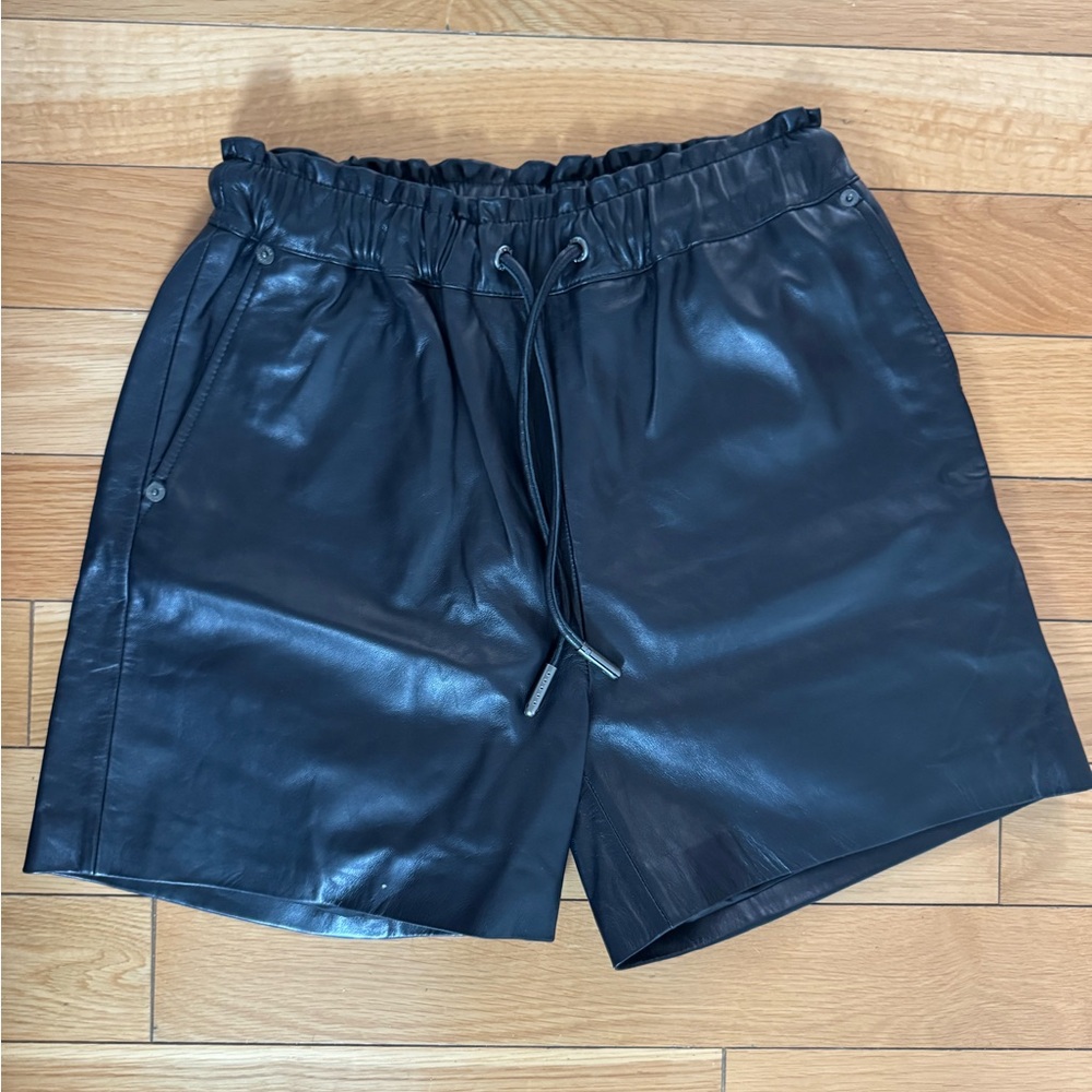 Wide Leg Short in Leather